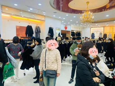 寒潮來襲，貂皮大衣成消費(fèi)新寵 五星皮革城銷售火熱探訪